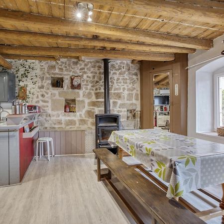 Maison Charmante A Valprivas Avec Jardin Prive. Exterior foto